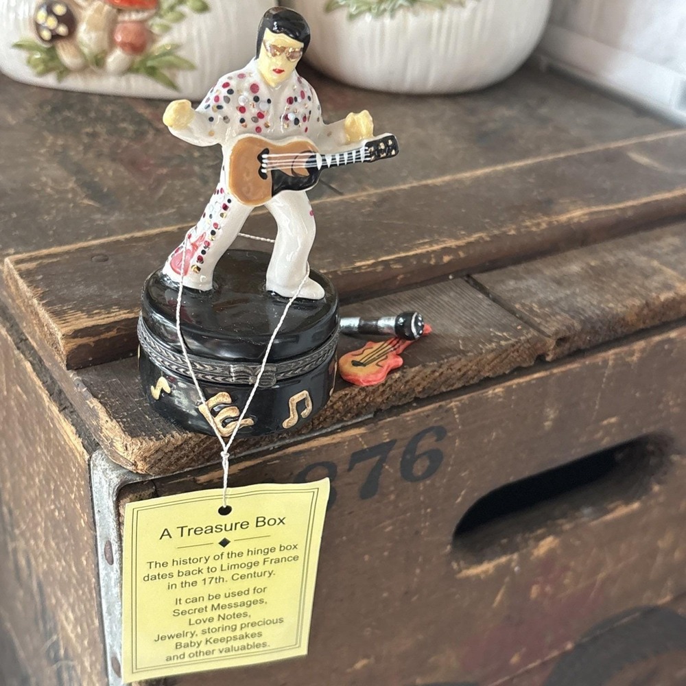 PHB "THE KING" Elvis Presley & Guitar Porcelain box original tag & trinkets